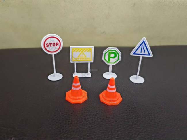 路标，路障，工程交通配件