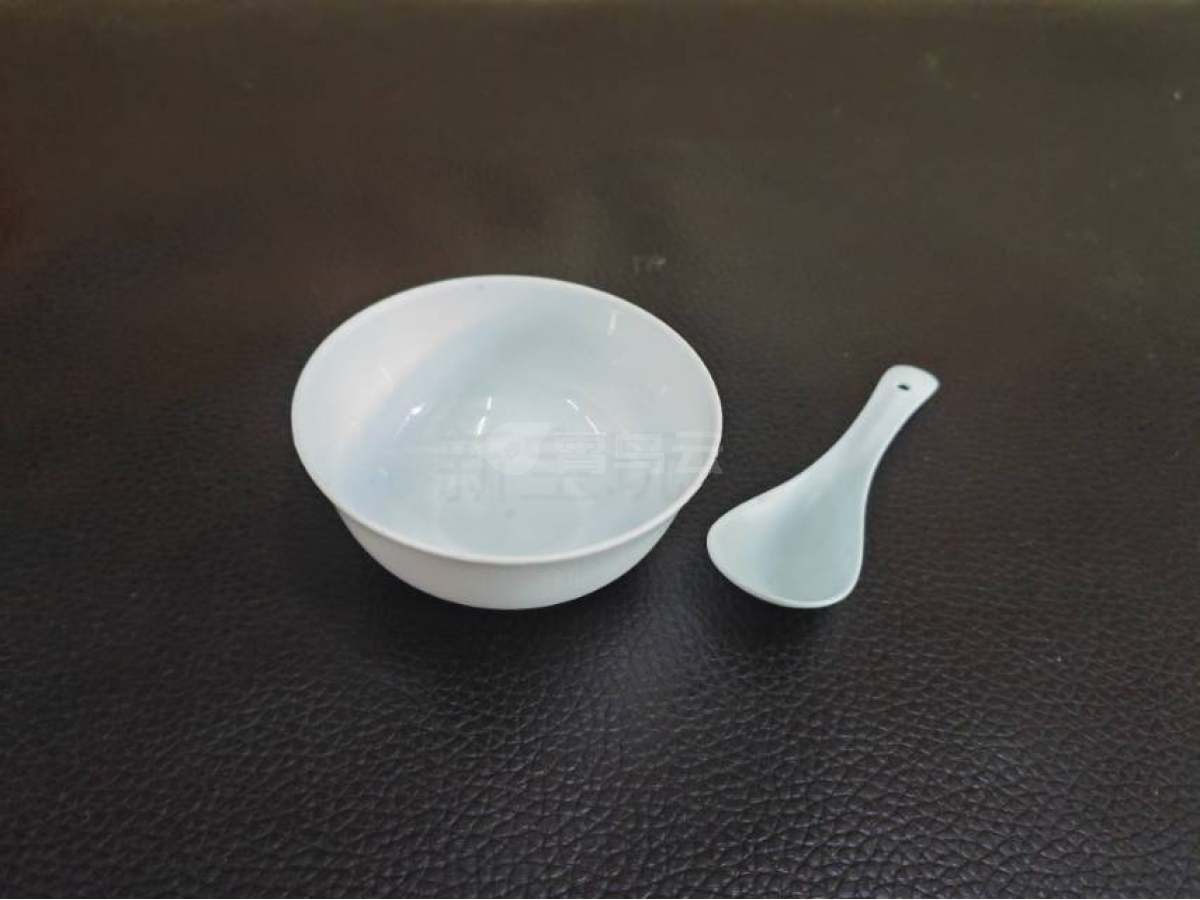 碗，汤勺