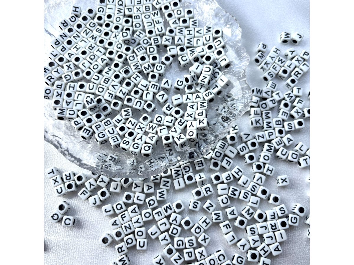 6×6mm黑白方块字母珠
