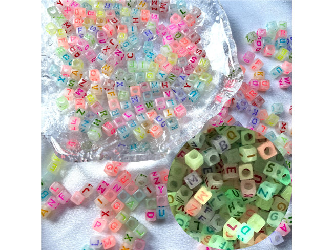 6×6mm方块字母珠（夜光）