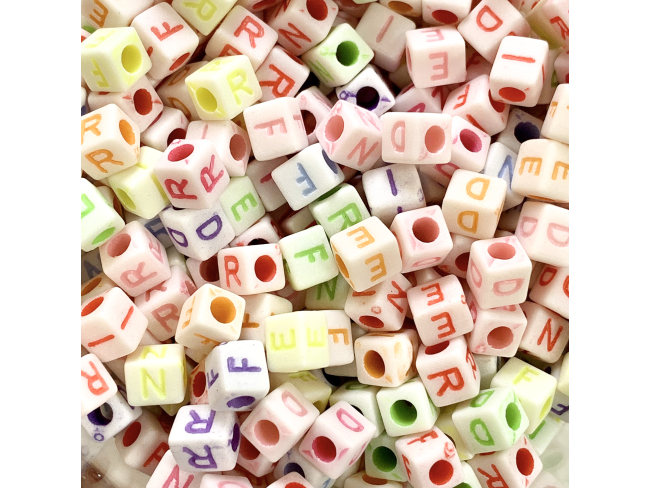 方块彩色字母珠