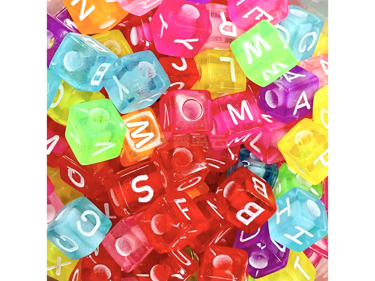 10×10mm方块彩色字母珠