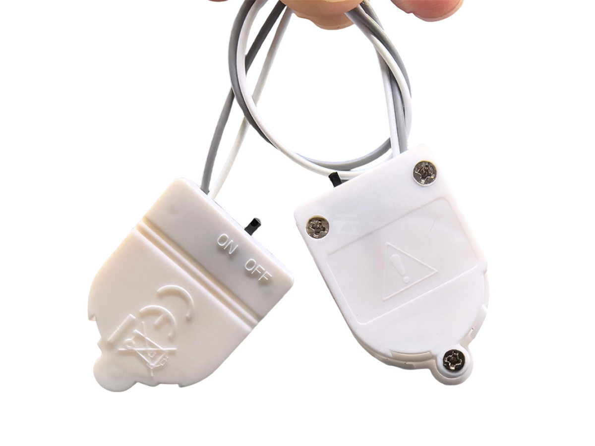 带防脱落螺丝单粒纽扣电池盒