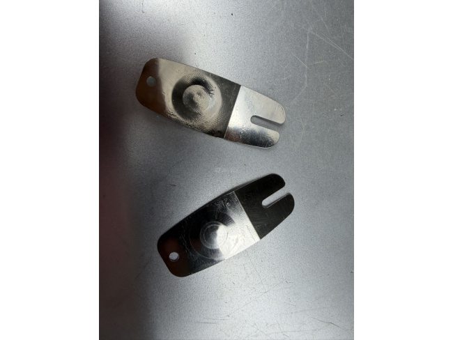 解压玩具弹片